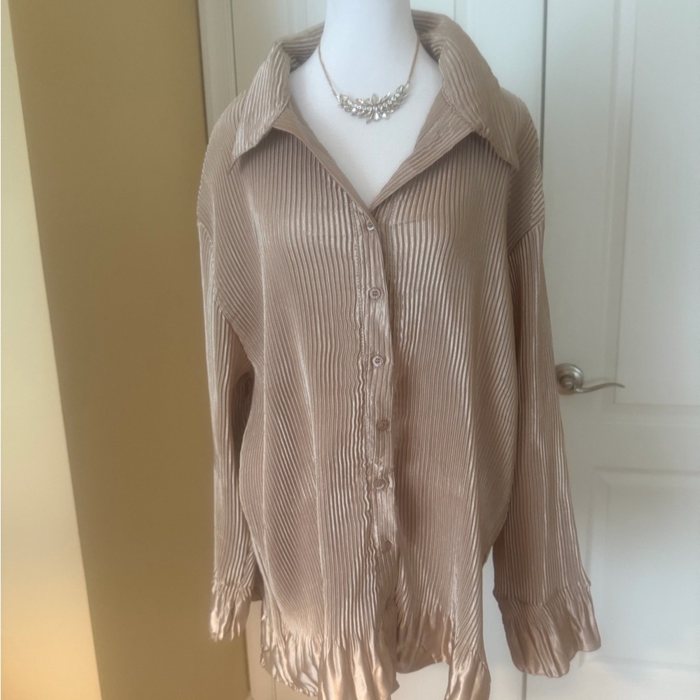 Elegant Cream/Shimmering gold Women's Top